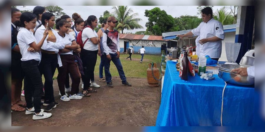Estudiantes de San Carlos conocen las carreras técnicas que pueden estudiar en el 2023