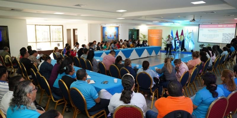 Sistema Educativo Nacional realiza taller para fortalecer la evaluación para los aprendizajes