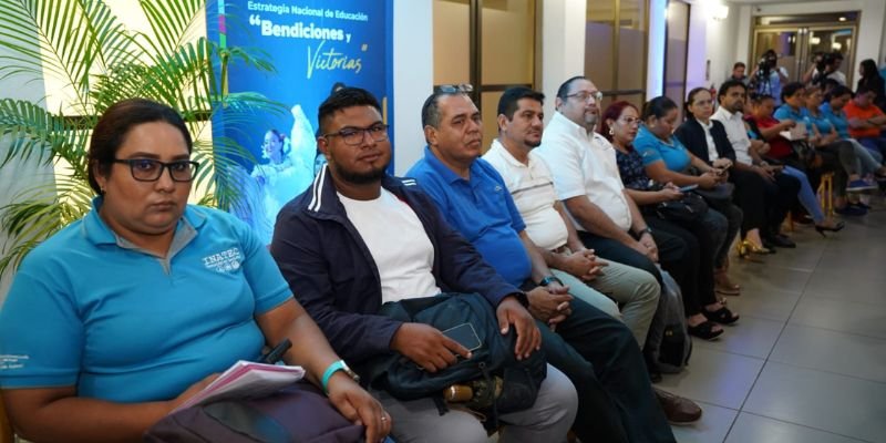 Sistema Educativo Nacional realiza taller para fortalecer la evaluación para los aprendizajes