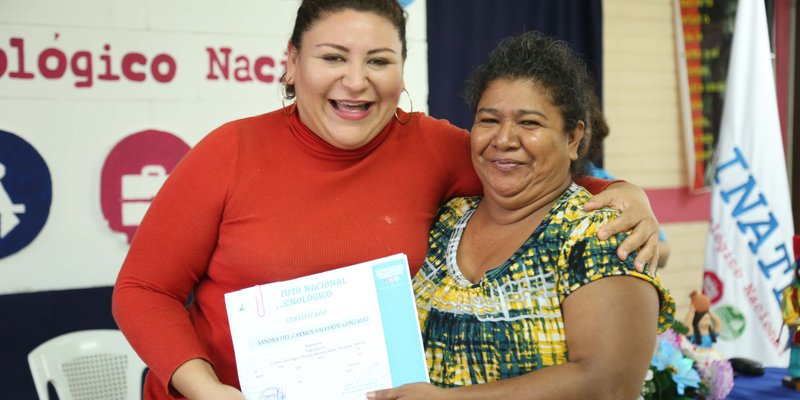 TECNacional - Escuelas Municipales de Oficio permiten superación de las familias