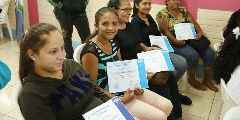 TECNacional - Escuelas Municipales de Oficio permiten superación de las familias