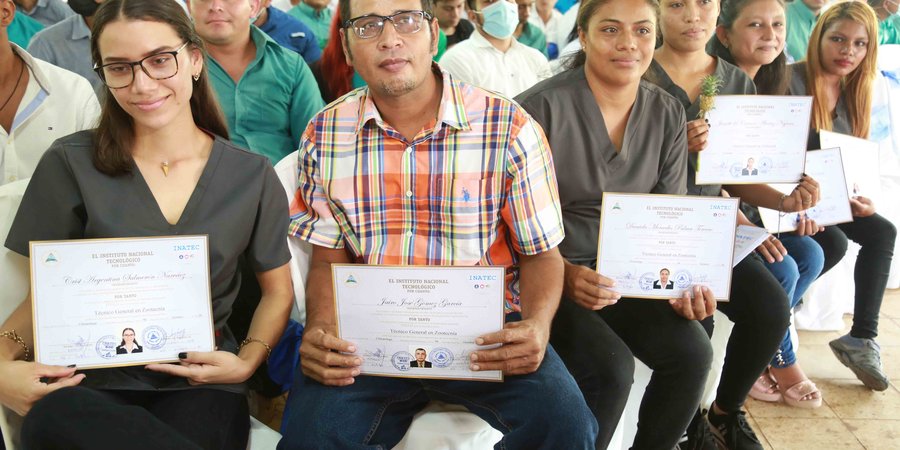 Realizan graduación de nuevos profesionales técnicos en Zootecnia, Agropecuario, Agronomía y Acuicultura