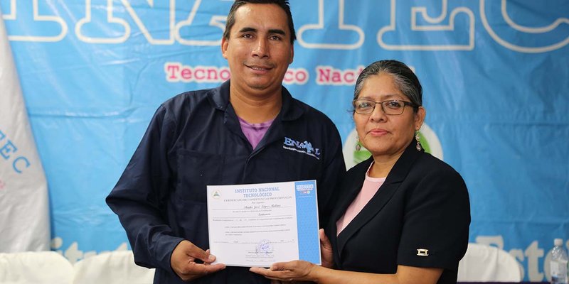 Fontaneros de Estelí celebran su Certificación Laboral