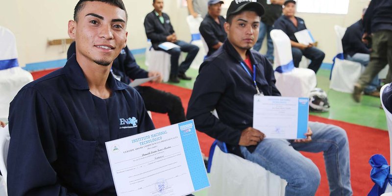 Fontaneros de Estelí celebran su Certificación Laboral