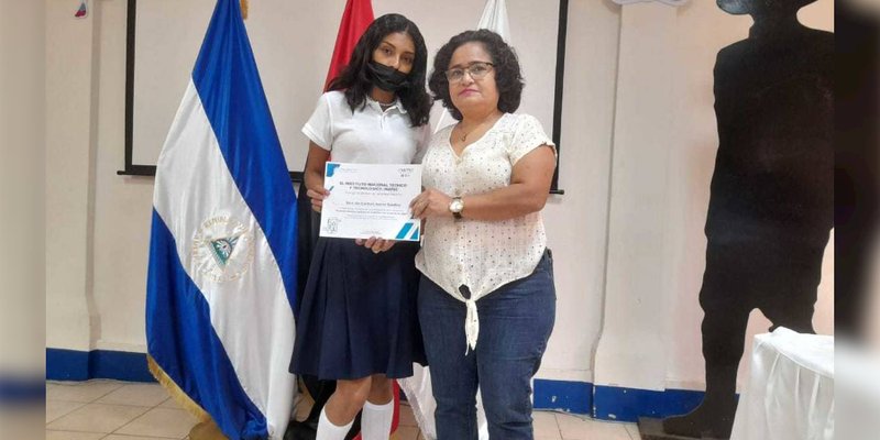 Concluye taller sobre uso de aplicaciones para elaborar diseños relacionadas a las artes plásticas