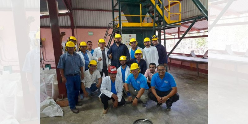 Docentes Técnicos se especializan en el tema de Sanidad Animal