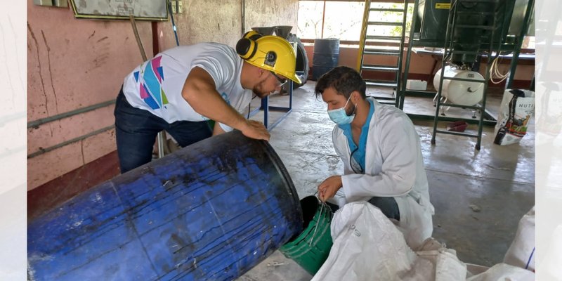 Docentes Técnicos se especializan en el tema de Sanidad Animal
