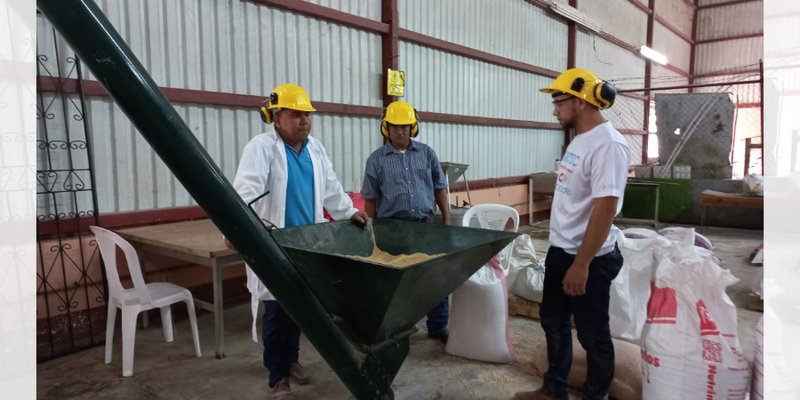 Docentes Técnicos se especializan en el tema de Sanidad Animal