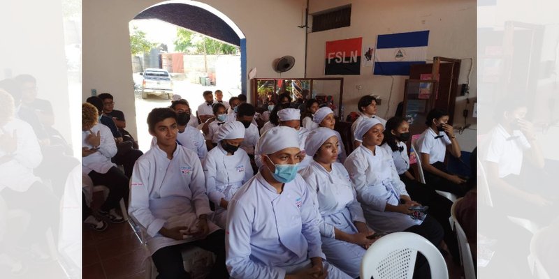 Estudiantes de Rivas demuestran su aprendizaje en elaboración de platos tradicionales de Cuaresma