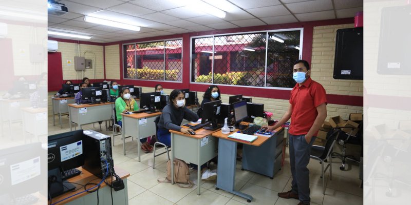 Estudiantes de Diriamba inician Programa de Inglés en Carreras Técnicas