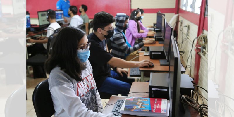 Estudiantes de Diriamba inician Programa de Inglés en Carreras Técnicas