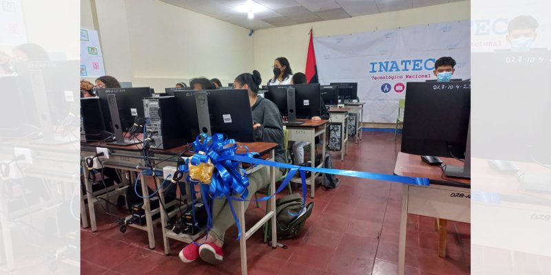 Nuevo equipamiento informático para Estudiantes Técnicos de Matagalpa