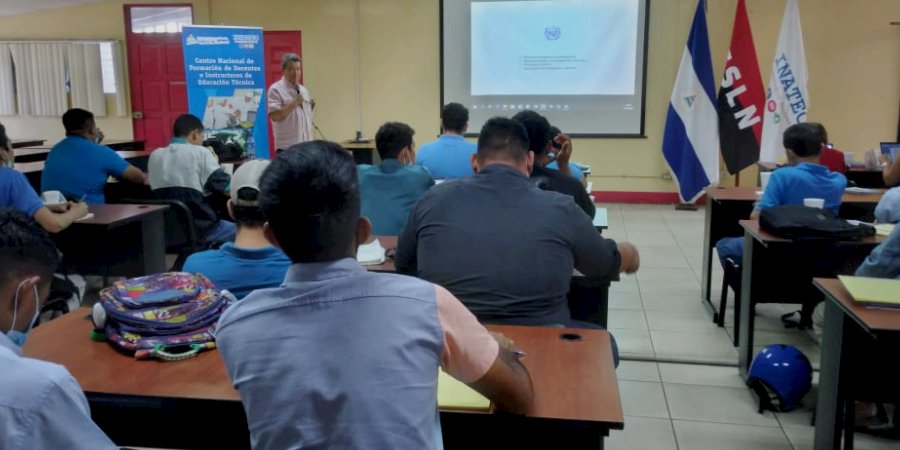 Estudiantes y Docentes Técnicos fortalecen conocimientos en Prácticas Ambientales