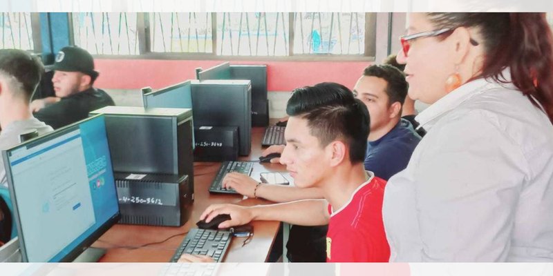 Estudiantes del Centro Tecnológico Naciones Unidas reciben nuevo laboratorio de computación
