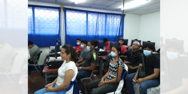 Estudiantes Técnicos de Bluefields inauguran su tercer Laboratorio de Computación