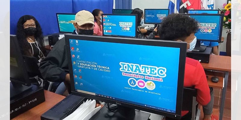Estudiantes Técnicos de Bluefields inauguran su tercer Laboratorio de Computación