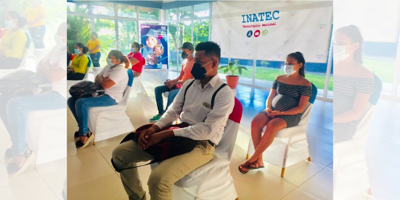 Escuela Hotel Casa Luxemburgo realiza acto de promoción de egresados de cursos de Agroindustrialización