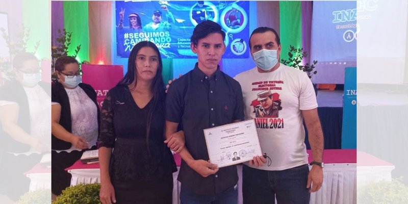 200 Protagonistas de la educación y capacitación técnica celebran entrega de certificados en Estelí
