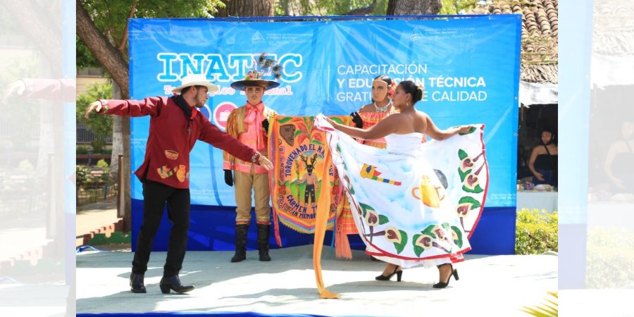 Estudiantes Técnicos comparten sus aprendizajes con las familias de Masaya