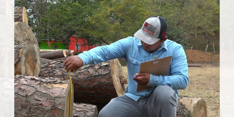 Eliam Castellón: “Estudiar el Técnico Forestal me abrió las puertas al éxito”