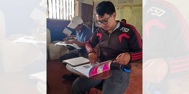 Ganaderos aprenden técnicas de inseminación artificial a través de las Escuelas Técnicas de Campo