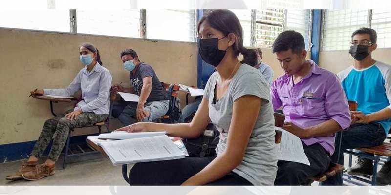 Mujeres motivadas a estudiar carreras técnicas no convencionales