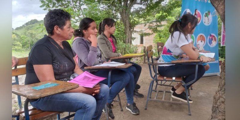 Pobladores de Comunidad El Cobano, en San Isidro aprenden elaboración de leches saborizadas