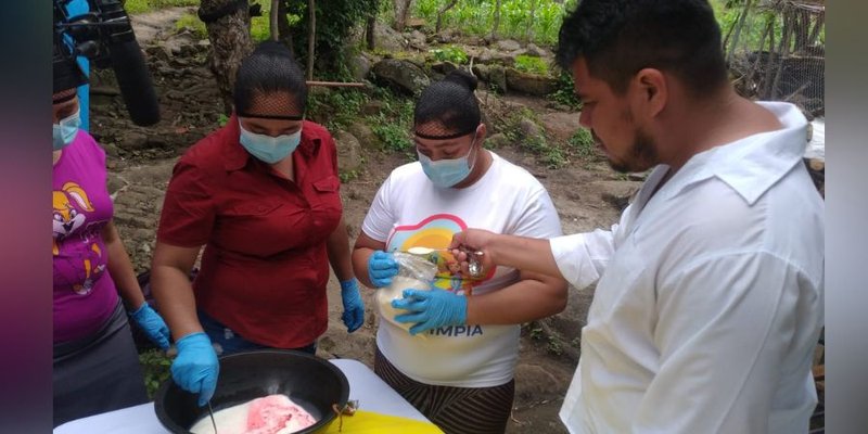 Pobladores de Comunidad El Cobano, en San Isidro aprenden elaboración de leches saborizadas