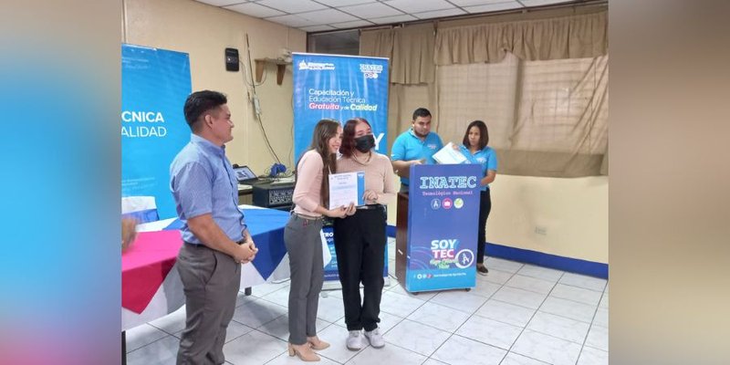 Finalizan con éxito cursos libres de inglés en Managua