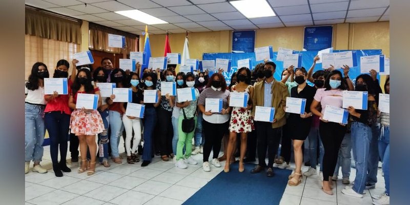Finalizan con éxito cursos libres de inglés en Managua