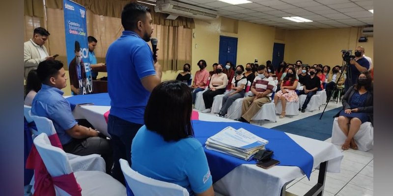 Finalizan con éxito cursos libres de inglés en Managua