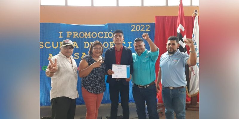 En Fuerza de Victorias Masatepinos reciben certificados de cursos de Escuelas Municipales de Oficio