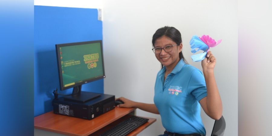 Docentes del Centro Técnico Pedro Arauz Palacios  cuentan con nueva Sala Tecnológica