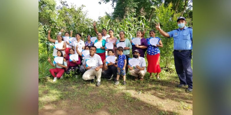 Comunidad San Diego en Carazo Celebran entrega de Certificados de Técnicos de Campo