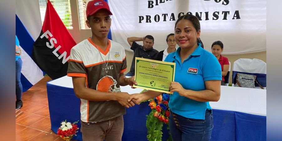 Estudiantes Técnicos de El Rama reciben reconocimientos a la Excelencia Académica