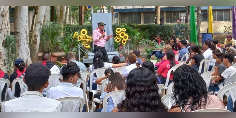 Tecnológico de El Sauce Devela Monumento en Homenaje a la Chinita Arlen Siu