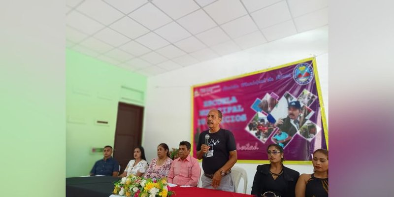 Rivenses reciben certificados de Cursos desde las Escuelas Municipales de Oficio