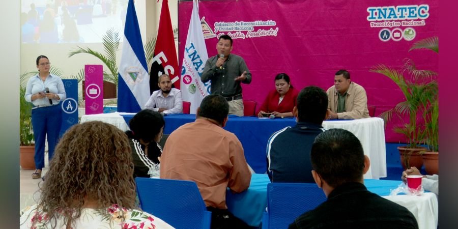 INATEC realiza Taller Creativo para el Desarrollo de Proyectos de Escritura en inglés