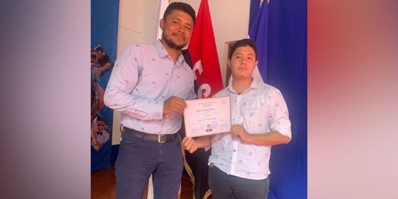 En saludo al mes patrio celebran entrega de certificados en Rivas