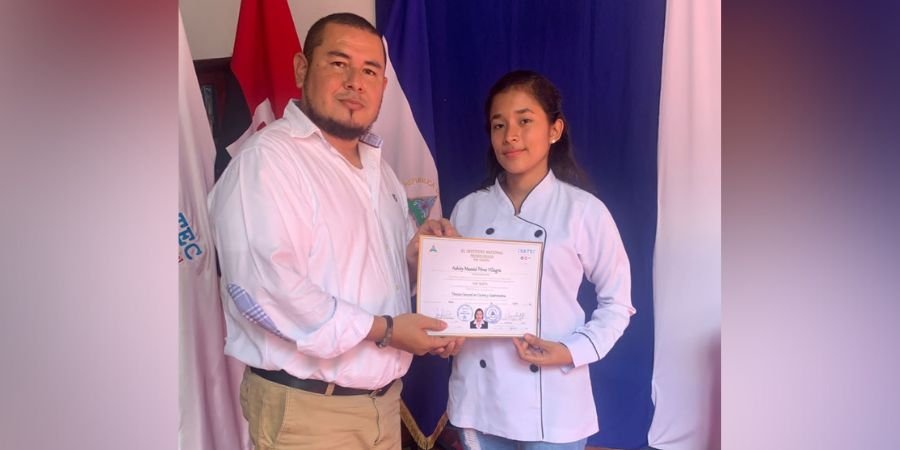 En saludo al mes patrio celebran entrega de certificados en Rivas