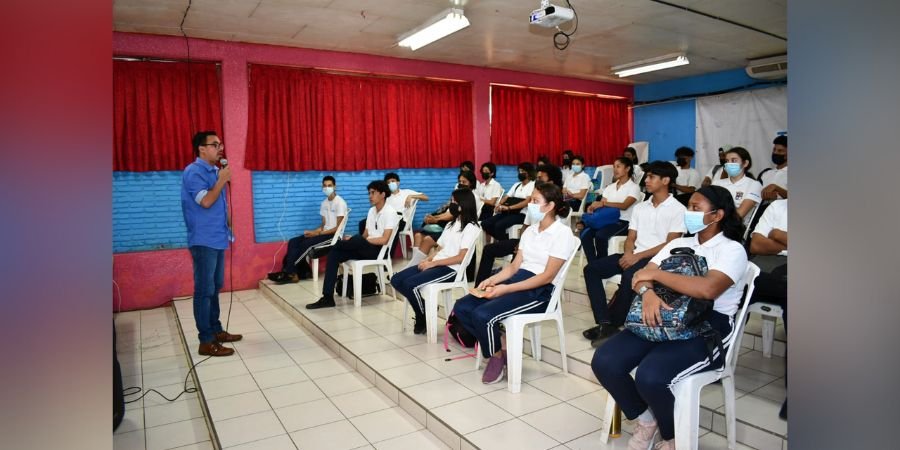 Fomentan el intercambio Literario y Poético entre estudiantes técnicos