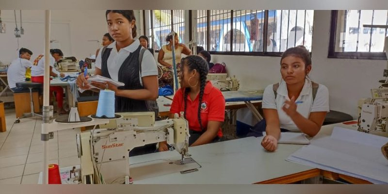 Estudiantes de Secundaria conocen instalaciones del Centro Tecnológico de Puerto Cabezas