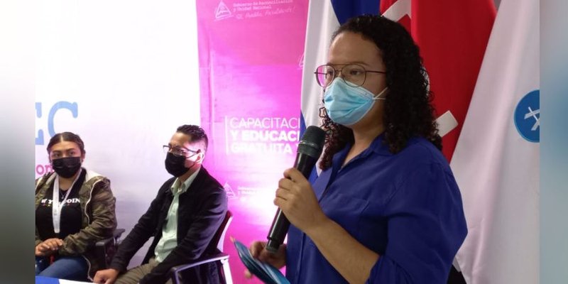 Desarrollan Segundo Foro sobre el aprendizaje del inglés desde la Educación Financiera