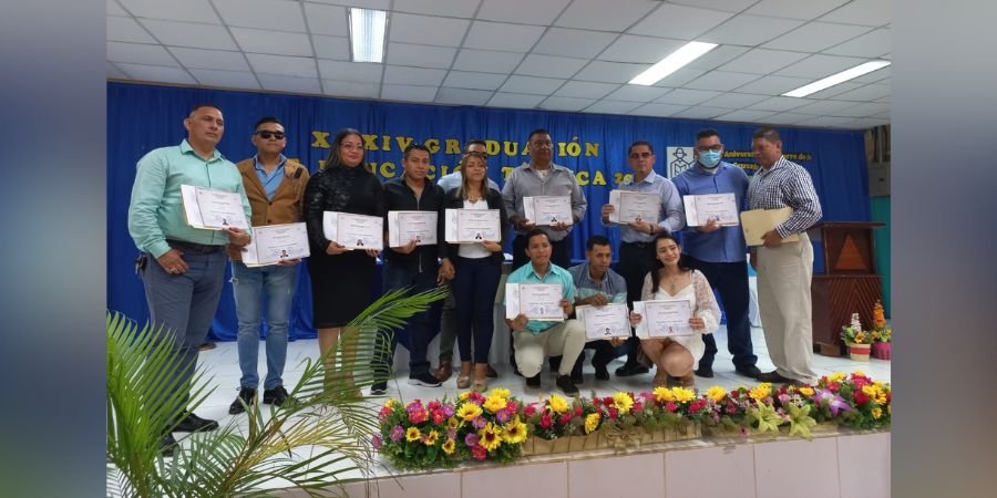 Centro Tecnológico Simón Bolívar Celebra Cuarta Graduación 2022