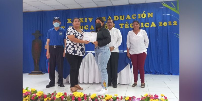 Centro Tecnológico Simón Bolívar Celebra Cuarta Graduación 2022