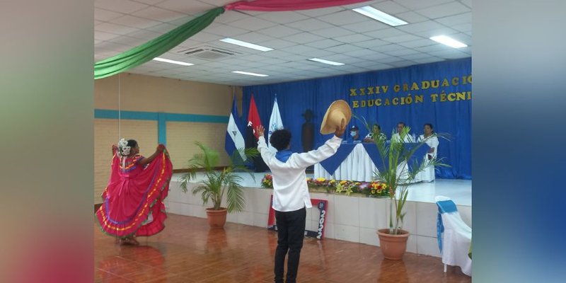 Centro Tecnológico Simón Bolívar Celebra Cuarta Graduación 2022