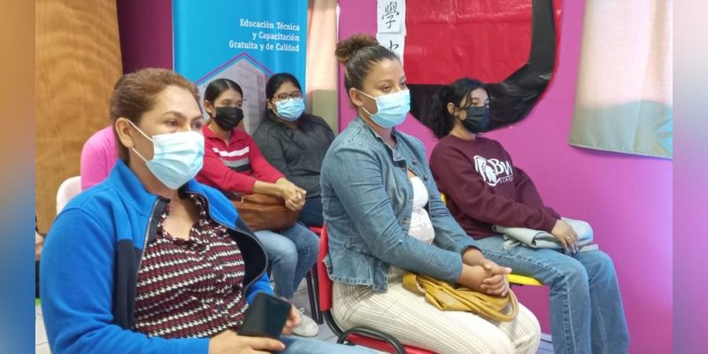 Desarrollan Segundo Foro sobre el aprendizaje del inglés desde la Educación Financiera