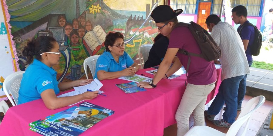 Matriculate en una carrera industrial