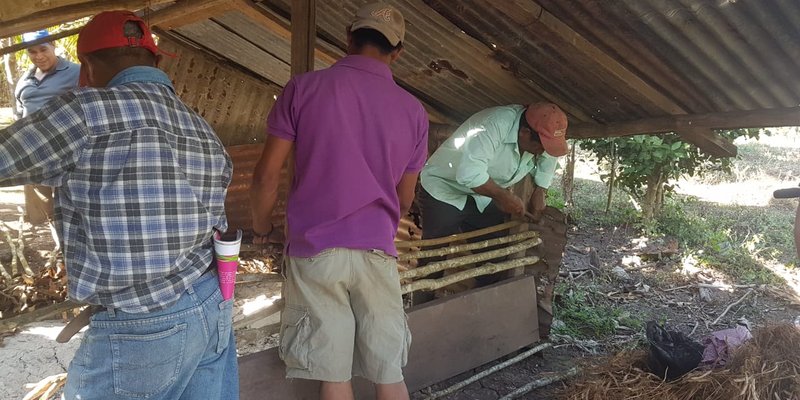 Pobladores fortalecen sus conocimientos  en el rubro aves y cerdos