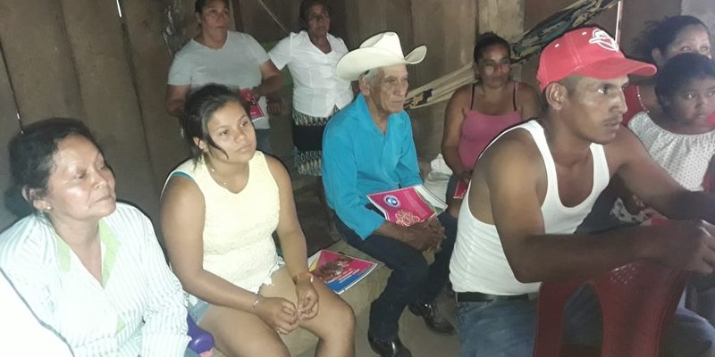 Pobladores fortalecen sus conocimientos  en el rubro aves y cerdos
